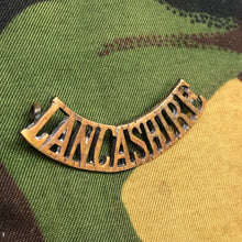 Charger l'image dans la galerie, Genuine British Army WW1 Brass Shoulder Title - Lancashire Regiment - The Militaria Shop