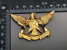 Load image into Gallery viewer, South African Regiment de Wet (1935-1966 Pattern) Cap Badge - The Militaria Shop