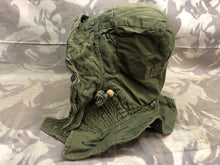 Lade das Bild in den Galerie-Viewer, Original Korean War Era British Army Middle Parka Detatchable Hood - The Militaria Shop
