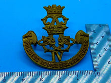 Charger l'image dans la galerie, Original Canadian Army 4th Princess Louise's Dragoon Guards Cap Badge - The Militaria Shop
