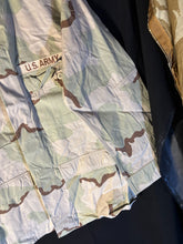 Load image into Gallery viewer, Gulf War US Army DCU Camouflaged Combat Field Coat/Jacket - Medium/Long - The Militaria Shop