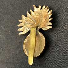 Load image into Gallery viewer, Original WW1 British Army Cap Badge - Honourable Artillery Company - The Militaria Shop