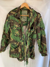 Charger l'image dans la galerie, Genuine British Army Jungle DPM Camouflage Combat Jacket - Size 170/96 - The Militaria Shop