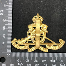 Load image into Gallery viewer, Original WW2 British Army Cap Badge - Royal Artillery - The Militaria Shop