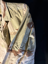 Load image into Gallery viewer, Gulf War US Army DCU Camouflaged Combat Field Coat/Jacket - Small/Short - The Militaria Shop