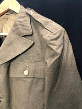 Lade das Bild in den Galerie-Viewer, Original WW2 US Army Class A Dress Jacket - Private Ryan Prop - 39" Long - The Militaria Shop