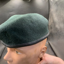 Charger l'image dans la galerie, Genuine British Army Forces Rifles Wool Beret - Size 59 - The Militaria Shop
