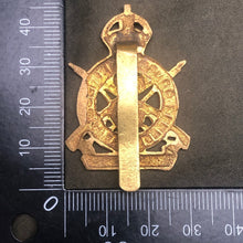 Load image into Gallery viewer, Original WW1 British Army 3rd County of London Yeomanry Sharpshooters Cap Badge - The Militaria Shop