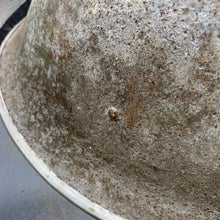 Lade das Bild in den Galerie-Viewer, Original WW2 British/Canadian Army Mk3 Turtle Combat Helmet - The Militaria Shop