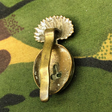 Lade das Bild in den Galerie-Viewer, Original WW1 British Cap Badge - Royal Welch Fusiliers - The Militaria Shop