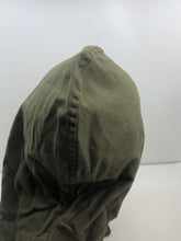 Lade das Bild in den Galerie-Viewer, Original WW2 US Army M-1943 Smock Hood - Size Medium - The Militaria Shop