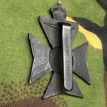 Charger l'image dans la galerie, Original WW2 British Army Cap Badge - King's Royal Rifle Corps - The Militaria Shop