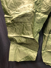 Charger l'image dans la galerie, British Royal Air Force Aircrew 22c Rainproof Trouers Ballyclare Mk2B - Size 4 - The Militaria Shop