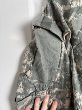 Lade das Bild in den Galerie-Viewer, Surplus US Army ACU Combat Uniform Jacket-Small Regular - The Militaria Shop