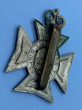 Charger l'image dans la galerie, Original Canadian Army The Brockville Rifles Regiment Cap Badge - The Militaria Shop