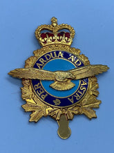 Charger l'image dans la galerie, Original Canadian Forces Air Operations Branch Cap Badge - The Militaria Shop