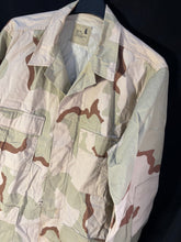 Charger l'image dans la galerie, Gulf War US Army DCU Camouflaged Combat Field Coat/Jacket - Large/Long - The Militaria Shop