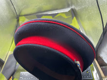 Lade das Bild in den Galerie-Viewer, Original British Army - REME Cap & Badge - Size 56cm - The Militaria Shop