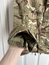 Charger l'image dans la galerie, Surplus British Army MTP Smock Combat Windproof -Size 160/96 - The Militaria Shop