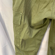 Charger l'image dans la galerie, Genuine British Army Surplus Lightweight Men's Trousers - Size 31" Waist - The Militaria Shop