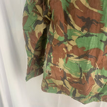 Charger l'image dans la galerie, Original British Army 68 Pattern DPM Camouflaged Smock - Size 1 - 36" Chest - The Militaria Shop
