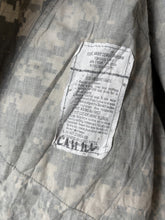 Charger l'image dans la galerie, Surplus US Army ACU Combat Uniform Jacket-Medium Long - The Militaria Shop
