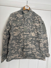 Charger l'image dans la galerie, Surplus US Army ACU Combat Uniform Jacket-Medium-Regular - The Militaria Shop