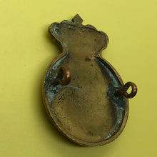 Load image into Gallery viewer, Original Victorian Pre-WW1 British Army 7th Queen's Own Hussars Cap Badge - The Militaria Shop