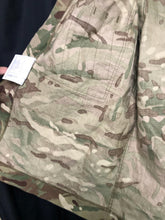 Charger l'image dans la galerie, British Army MTP Camouflaged Combat Jacket 2 Warm Weather - Size 160/88 - The Militaria Shop