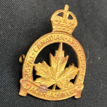 Load image into Gallery viewer, Original British Army WW2 Royal Canadian Army Cadets Cap Badge - The Militaria Shop