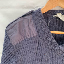 Charger l'image dans la galerie, Genuine British RAF Royal Air Force Pull Over Jumper Jersey - Size 6 - The Militaria Shop