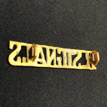 Lade das Bild in den Galerie-Viewer, Original WW2 British Army Brass Shoulder Title - Royal Signals - The Militaria Shop