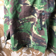 Lade das Bild in den Galerie-Viewer, Genuine British Army Lightweight Camouflaged Combat Jacket Woodland DPM 180/104 - The Militaria Shop