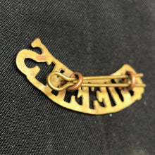 Load image into Gallery viewer, Original WW1 British Army Brass Shoulder Title - Queen's - The Militaria Shop