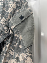 Charger l'image dans la galerie, Surplus US Army ACU Combat Uniform Jacket-Medium-Regular - The Militaria Shop