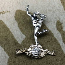 Load image into Gallery viewer, Genuine British Army Cap Badge - Royal Corps of Signals - The Militaria Shop