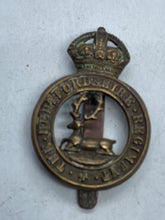 Load image into Gallery viewer, Original WW1 / WW2 British Army Hertfordshire Regiment Cap Badge - The Militaria Shop