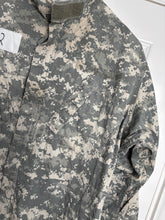 Charger l'image dans la galerie, Surplus US Army ACU Combat Uniform Jacket-Medium Long - The Militaria Shop