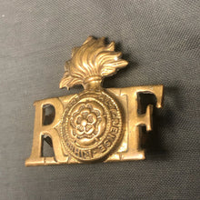 Load image into Gallery viewer, Original WW1 British Army Royal London Fusiliers Regiment Brass Shoulder Title - The Militaria Shop
