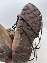 Lade das Bild in den Galerie-Viewer, British Army Surplus Brown Leather Combat Boots - YDS - Size UK 7 M - The Militaria Shop