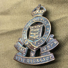 Load image into Gallery viewer, Original WW2 British Army Royal Army Ordnance Corps RAOC Cap Badge - The Militaria Shop