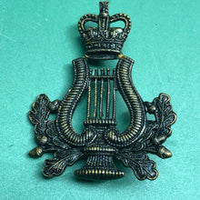 Load image into Gallery viewer, Original British Army Cap Badge - Musicians / Bandsman - The Militaria Shop