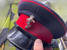 Lade das Bild in den Galerie-Viewer, Original British Army - REME Cap & Badge - Size 56cm - The Militaria Shop