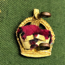 Lade das Bild in den Galerie-Viewer, Original WW1/WW2 British Army Rank Crown - The Militaria Shop