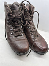 Lade das Bild in den Galerie-Viewer, British Army Surplus Brown Leather Combat Boots - ITURRI - Size UK 9 M - The Militaria Shop