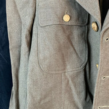 Lade das Bild in den Galerie-Viewer, Original WW2 US Army Class A Dress Jacket 1940 - Private Ryan Prop - 39 Regular - The Militaria Shop