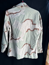 Load image into Gallery viewer, Gulf War US Army DCU Camouflaged Combat Field Coat/Jacket - Medium/Regular - The Militaria Shop
