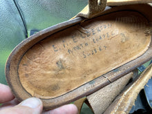 Charger l'image dans la galerie, Original Pair of British Army WW1 Dated Binoculars in Leather Case - The Militaria Shop