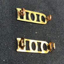 Load image into Gallery viewer, Original WW1/WW2 British Army Queen's Own Hussars Q.O.H Shoulder Title Set - The Militaria Shop