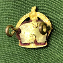 Lade das Bild in den Galerie-Viewer, Original WW1/WW2 British Army Rank Crown - The Militaria Shop